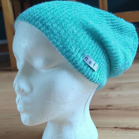 Neff. Mint colour. Toque - Picture 2 of 7